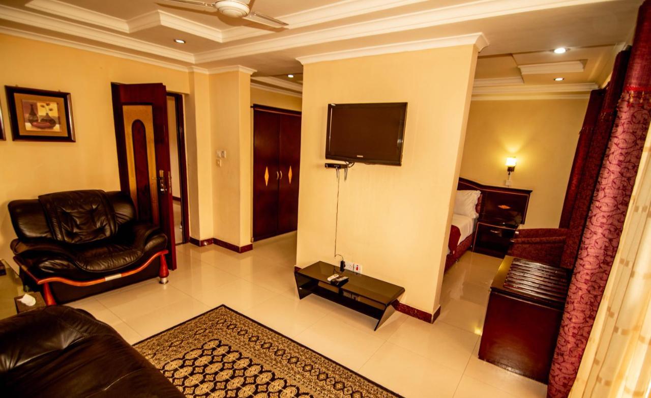 Urban Rose Hotel & Apartments Дар ес Саалам Екстериор снимка